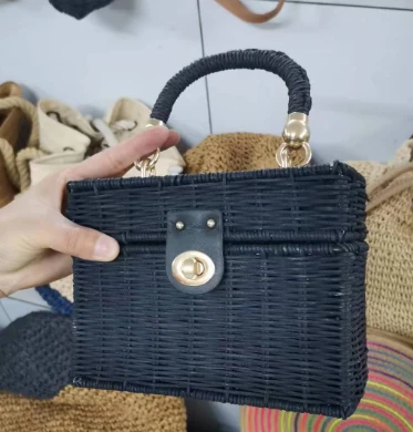 Natural Rattan Black Crossbody laukku