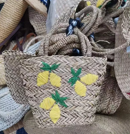 Pieni kirjonta olki käsilaukku