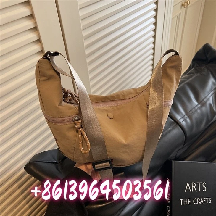 Mies nylon olkalaukku